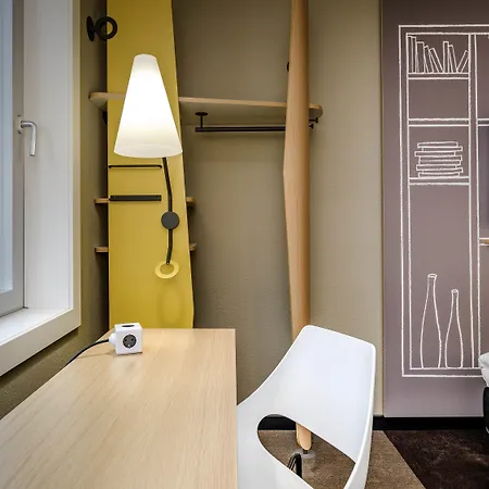 Ibis 3*