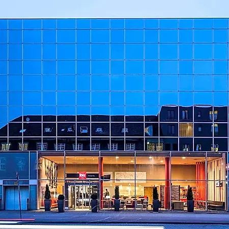 Ibis Hotel 3*