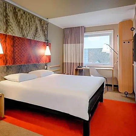 Ibis 3*