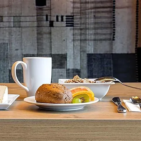Ibis 3*