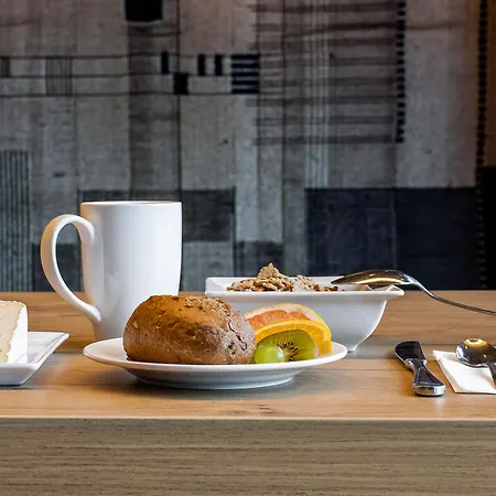 Ibis 3* مونستر